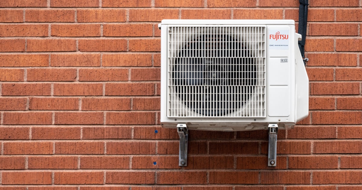 Fujitsu warmtepomp aan de muur