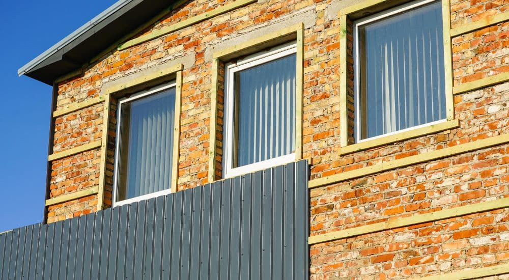 Gevelbekleding met of zonder isolatie