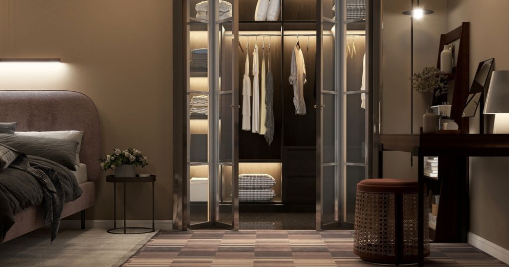 Houten harmonicadeuren in een moderne slaapkamer.