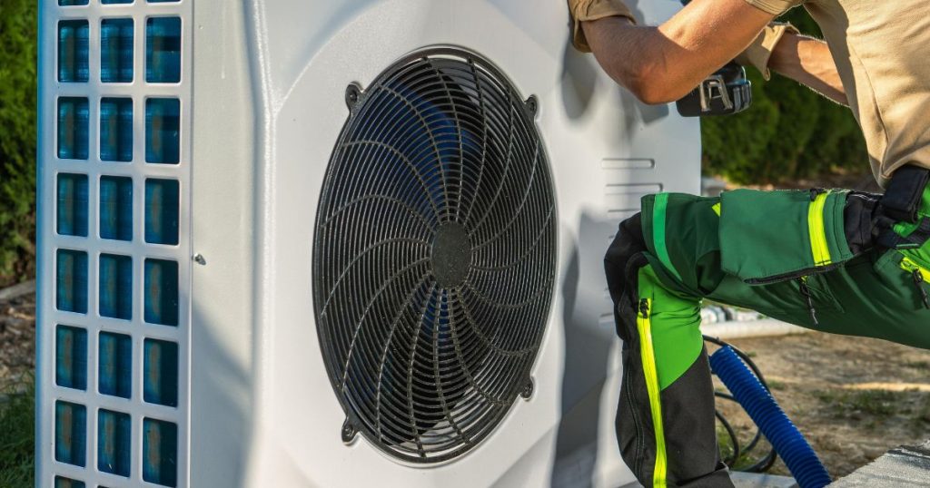 installateur buitenunit warmtepomp