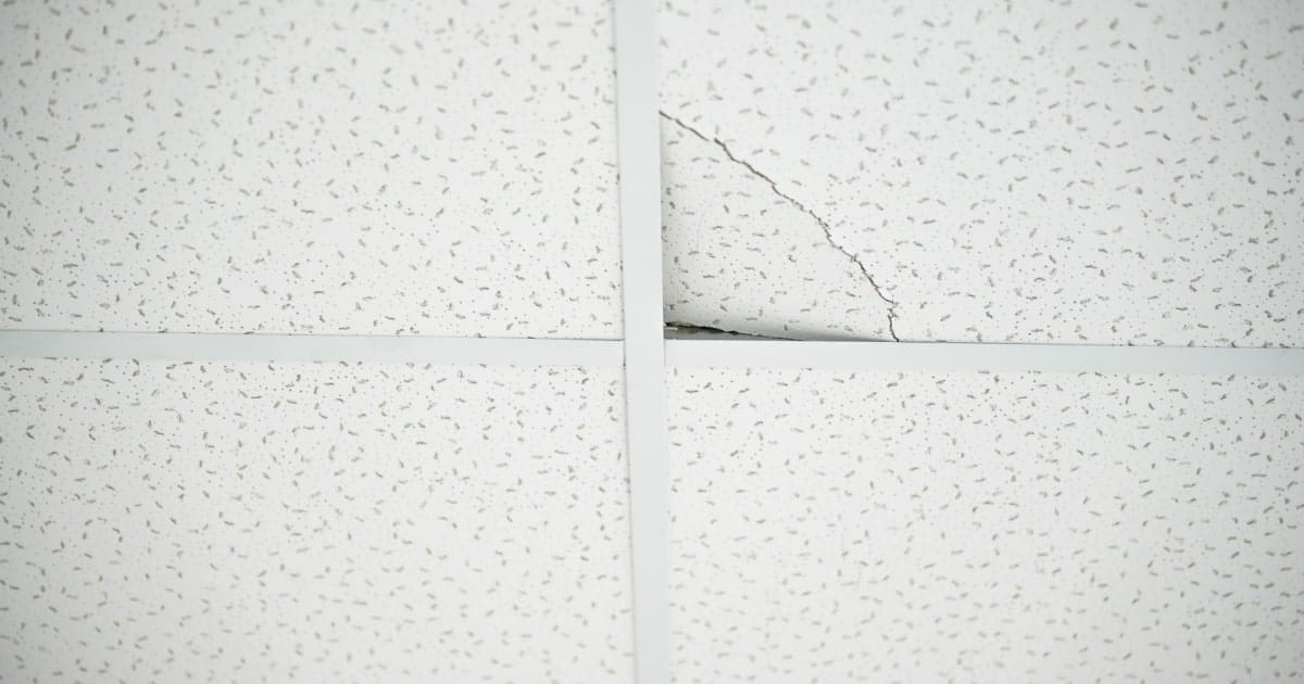 Pical plafond plaat scheur