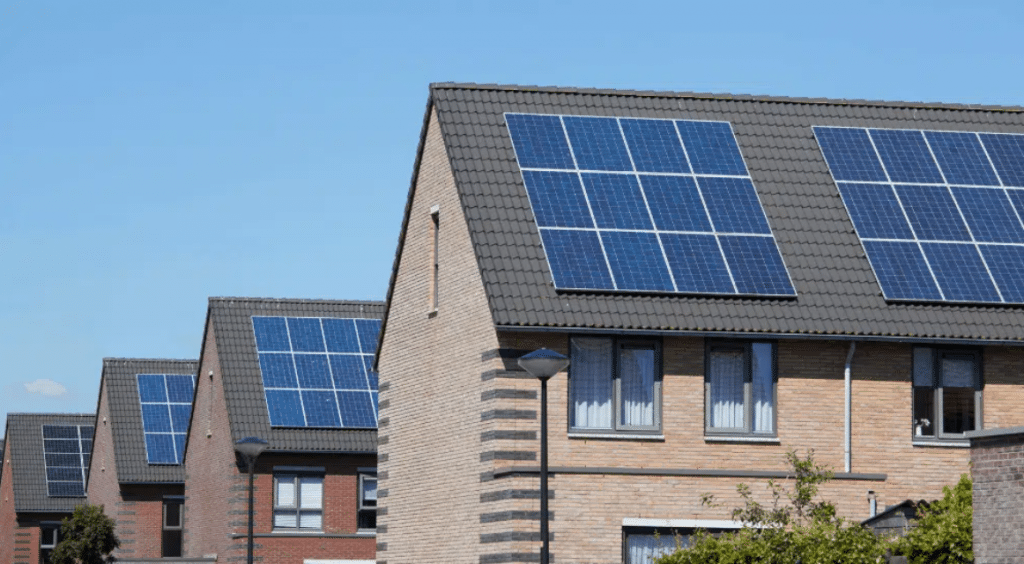 SunPower zonnepanelen op meerdere woning achter elkaar