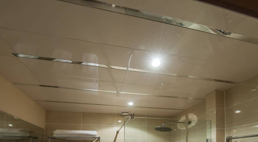 Aluminium plafond badkamer
