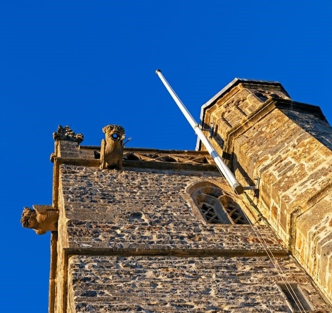historisch gebouw waar papvoegen in verwerkt is
