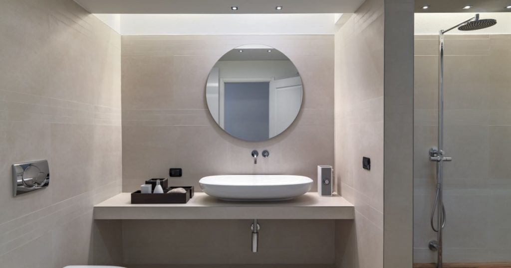 Inloopdouche met gemetselde muur.