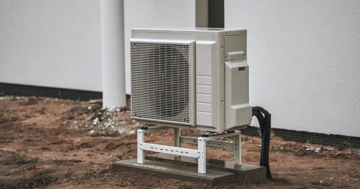 Installatie aardwarmtepomp huis