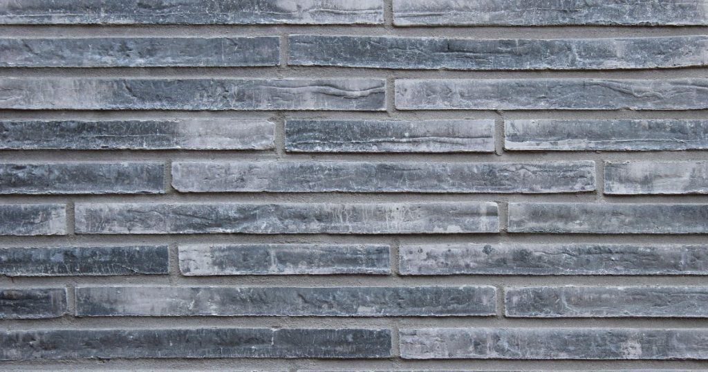 muur met wasserstrich gevelstenen