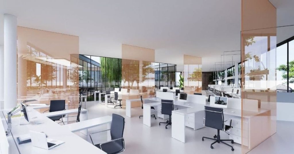 Ramen gemonteerd in een ruime witte kantoorruimte