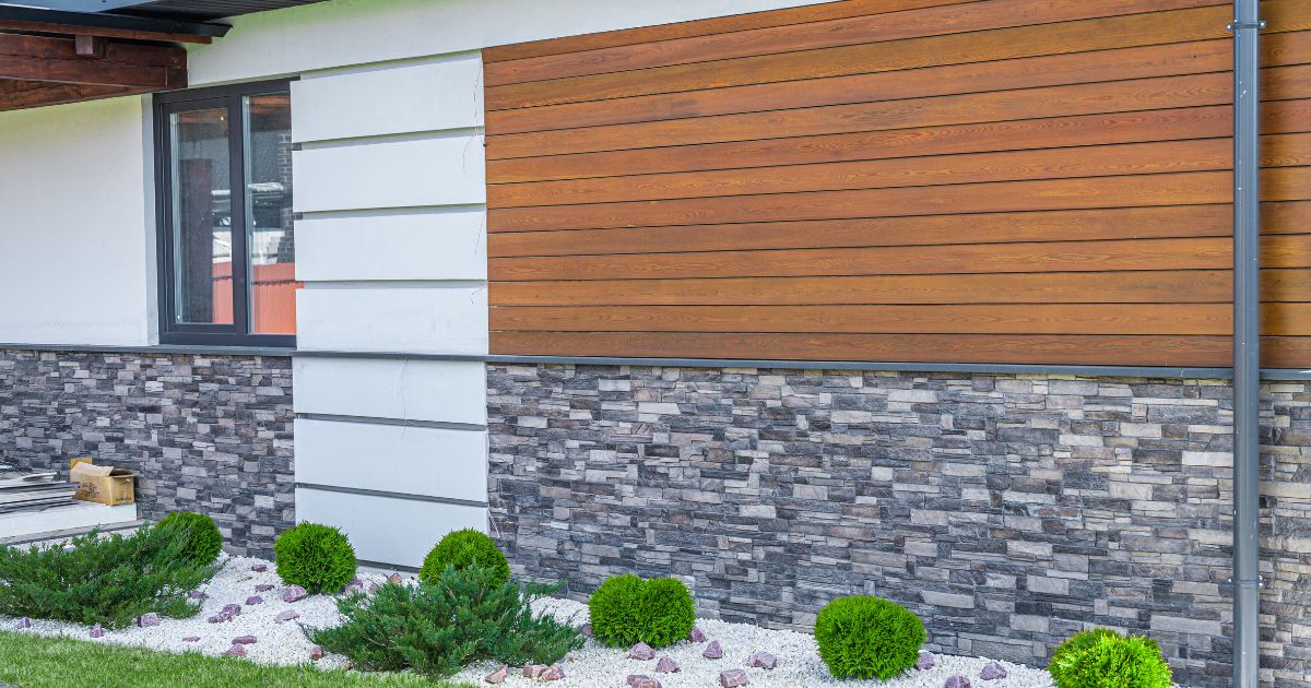 buitengevel met steenstrips natuursteen 