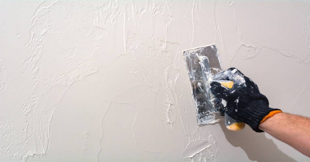 Kalei aanbrengen op de gevel