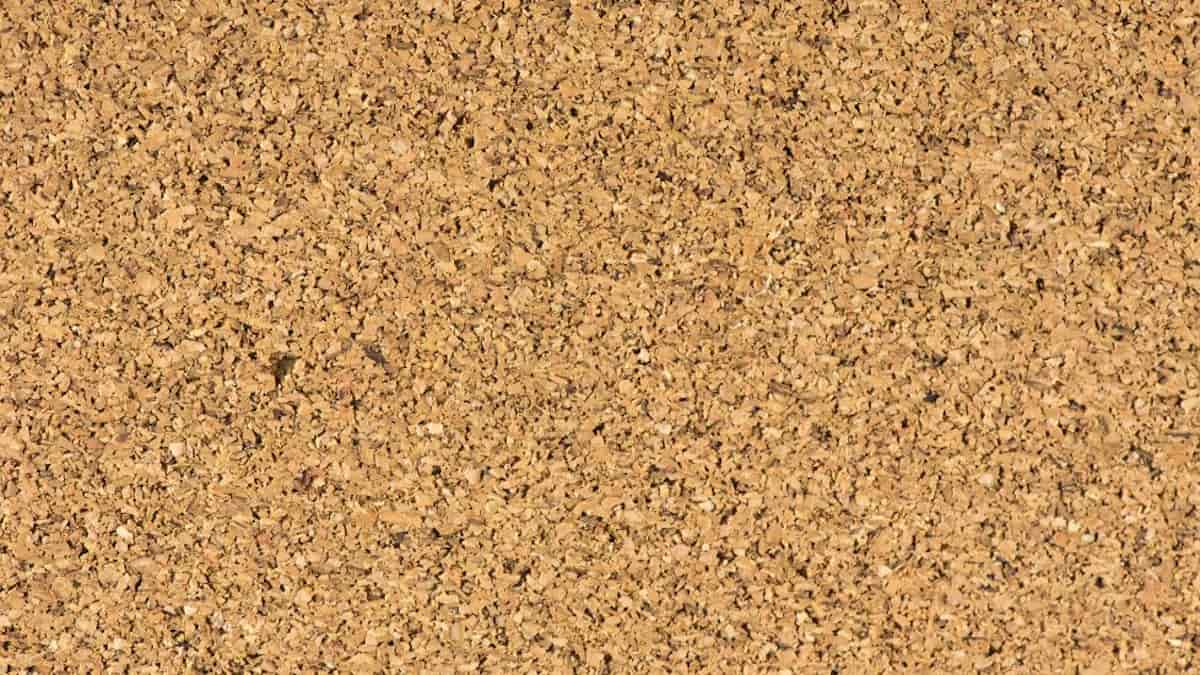 Een plaat van spuitkurk met een lichtbruine kleur. 