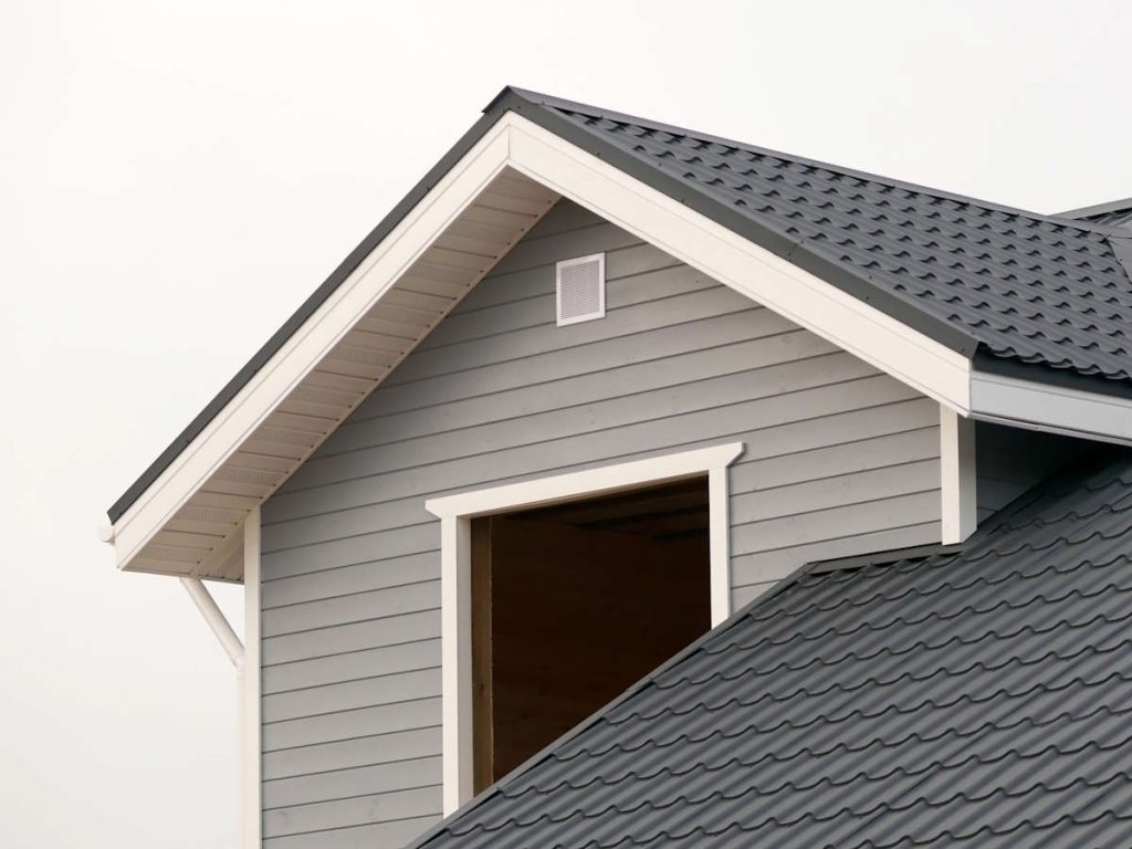 verhoogde nok op een woning